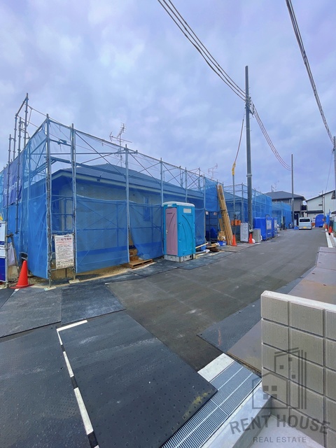 駐車場　外観（建設中）