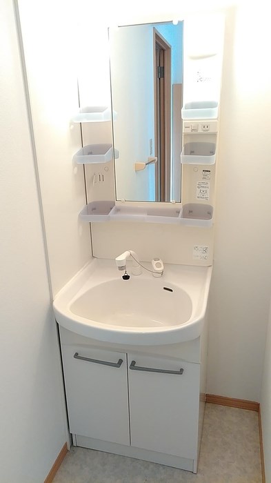 洗面設備　洗面※同間取り別部屋の写真です。