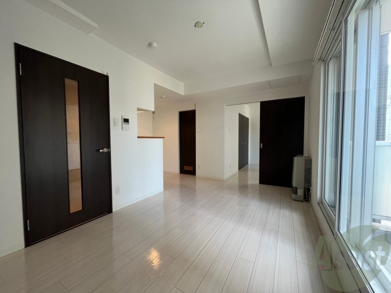 居室・リビング　広くてキレイなお部屋が広がっていて、充実した生活が送れそう。