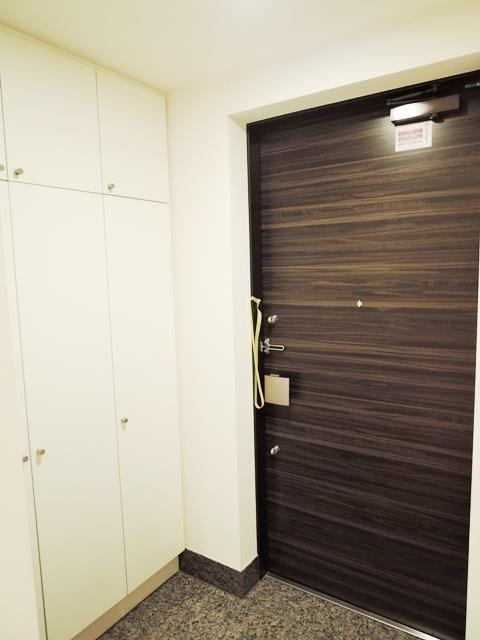 玄関　※写真は同タイプ住戸です。