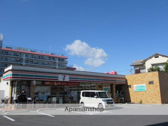 コンビニ　セブンイレブン（コンビニ）まで341m