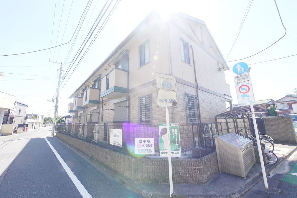 建物外観　駐車場