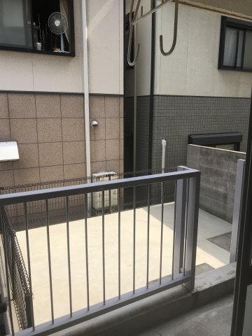 バルコニー　専用バルコニー