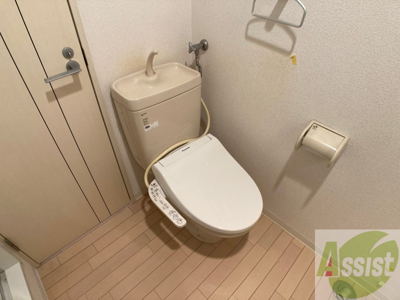 トイレ　ウォシュレット付きのトイレです。シャワートイレは日本の宝。