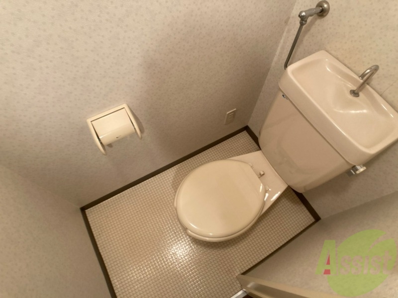 トイレ　こちらはトイレです。清潔感があり、安心して使用できます。