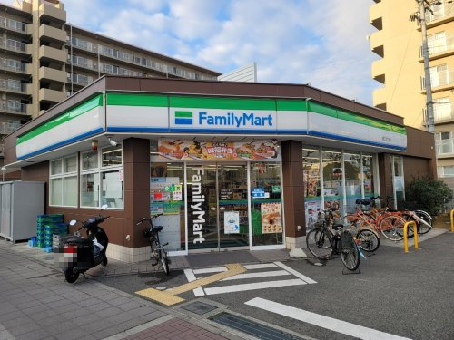 コンビニ　ファミリーマート潮江五丁目店（コンビニ）まで212m