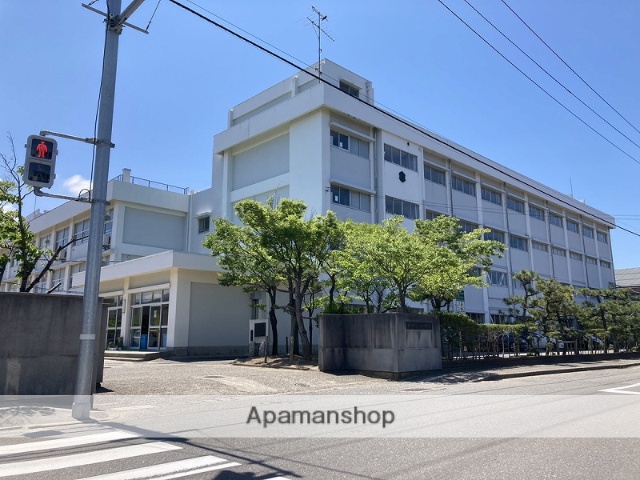 中学校　小針中学校（中学校）まで651m