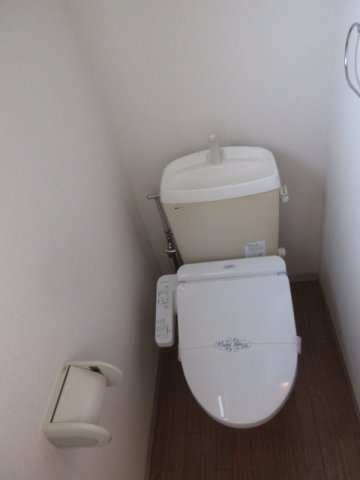 トイレ　写真は別の部屋のものです。
