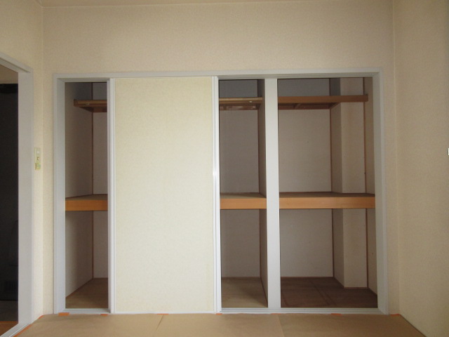 収納　写真は別の部屋のものです。