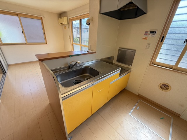 キッチン　別部屋参考写真です