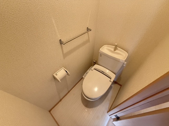 トイレ　別部屋参考写真です