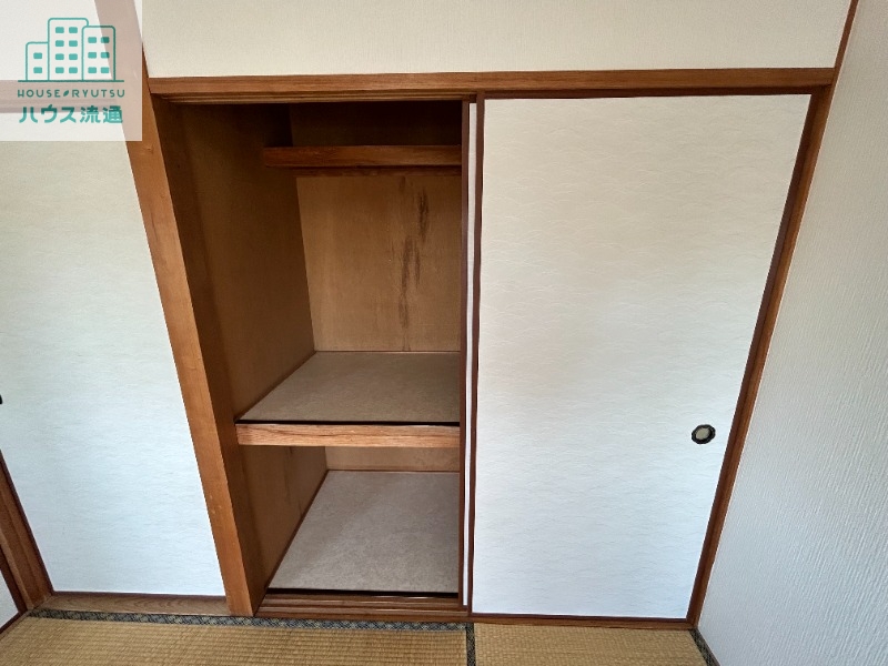 収納　※写真は別号室です。