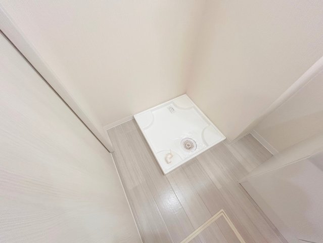 その他設備　嬉しい室内洗濯機置場。これで洗濯機も長持ちしますね。