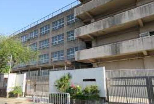 小学校　東大阪市立岩田西小学校（小学校）まで555m