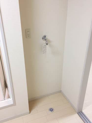 洗面設備　洗濯機置き場