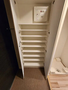 収納　写真は同タイプ住居です