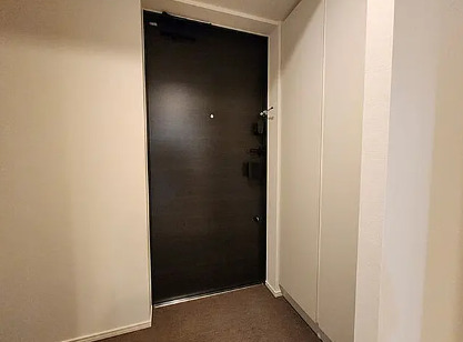 玄関　写真は同タイプ住居です