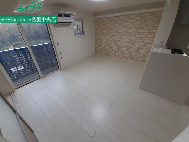 居室・リビング　同型参考写真