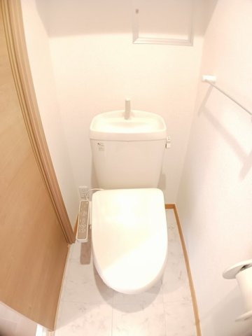トイレ　清潔感のあるトイレです