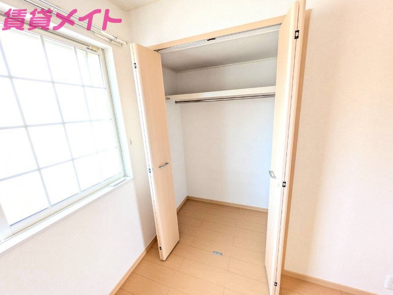 収納　同型参考写真