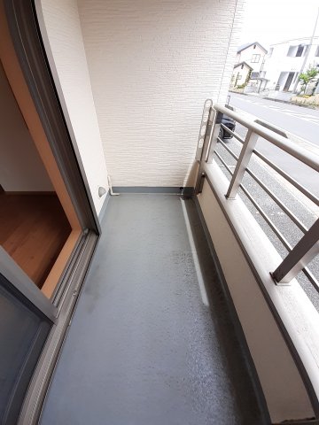 バルコニー　開放的で明るい空間を演出してくれるバルコニーです