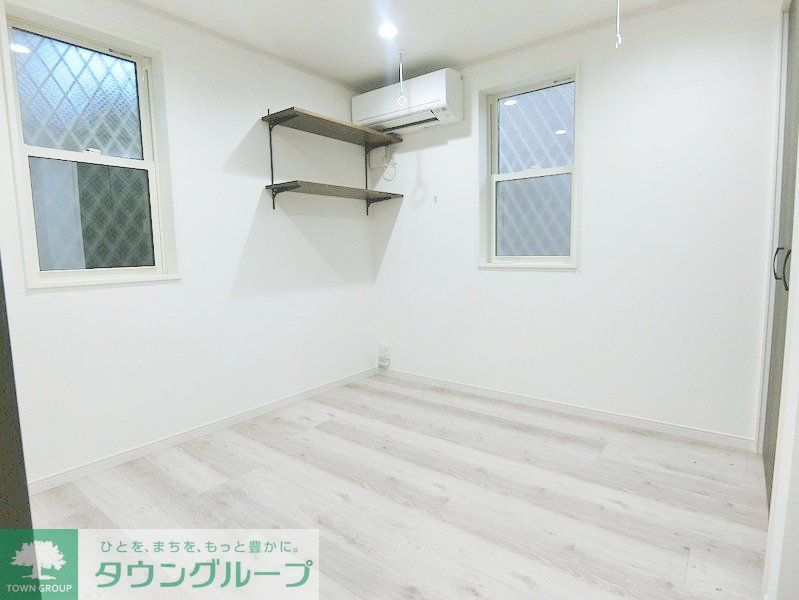 その他部屋・スペース　木目調の明るい室内がオシャレ♪