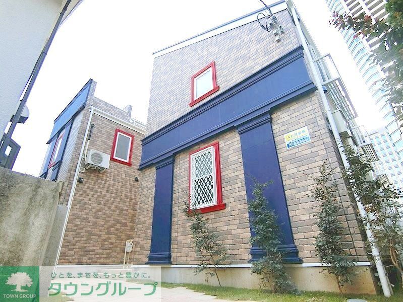 建物外観　重厚感のあるレンガ調のお洒落な外観です！