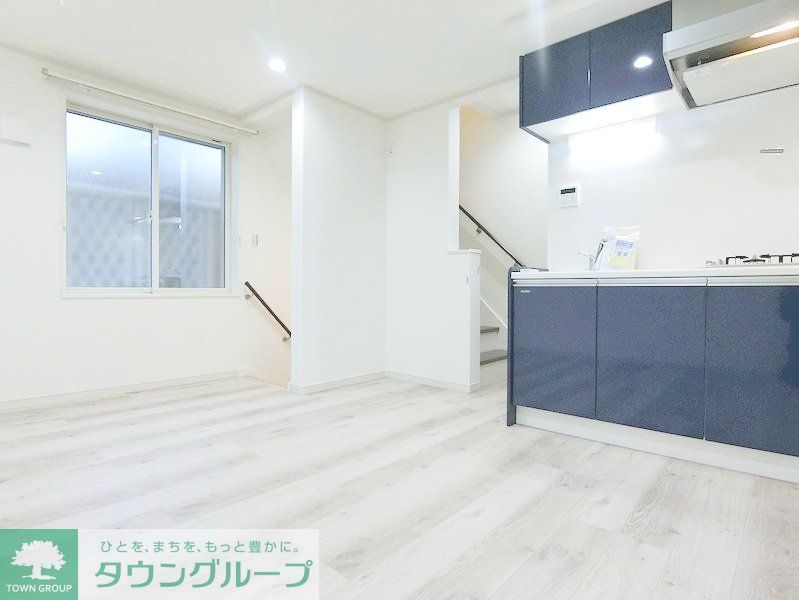 居室・リビング　広いDKにはダイニングセットが置けるので、寝食が分けれます！