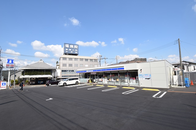 コンビニ　ローソン 瀬谷警察署前店（コンビニ）まで113m