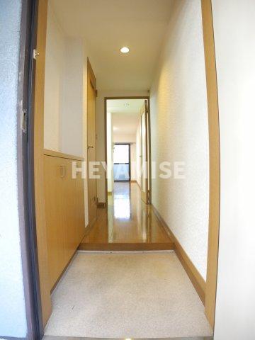 玄関　※同間取りの別の階のお部屋の画像です※現況を優先します