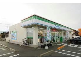 コンビニ　ファミリーマート福山曙六丁目店（コンビニ）まで210m