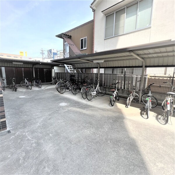 その他共有部分　屋根付き駐輪場