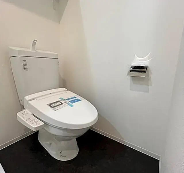 トイレ　※同タイプ参考写真