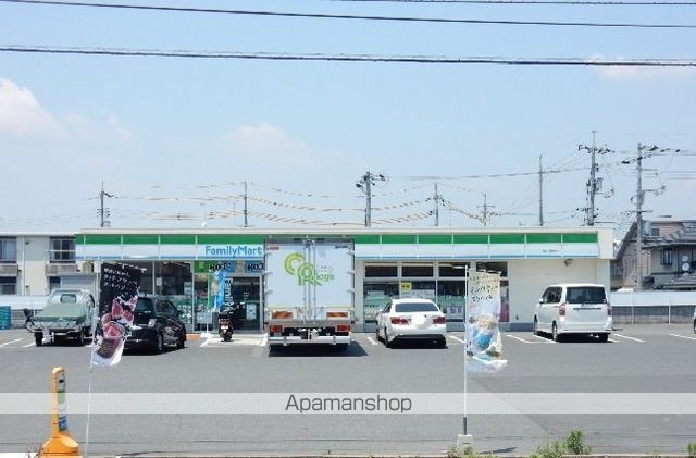 コンビニ　ファミリーマート庭瀬店（コンビニ）まで650m