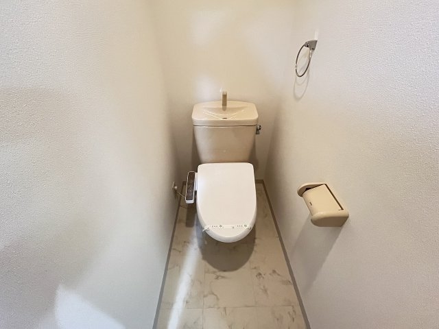 トイレ　清潔感のあるトイレです
