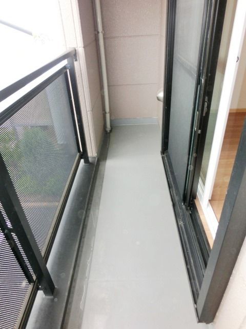 バルコニー　日当たり良好のバルコニー