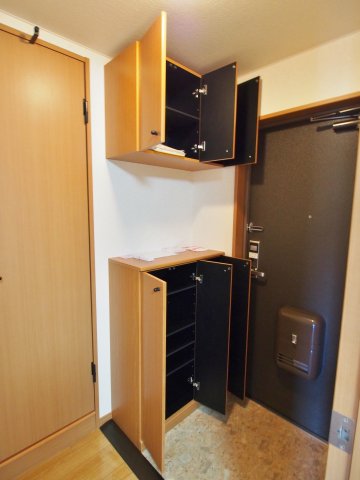 玄関　※同じ間取りの別部屋のお写真です※
