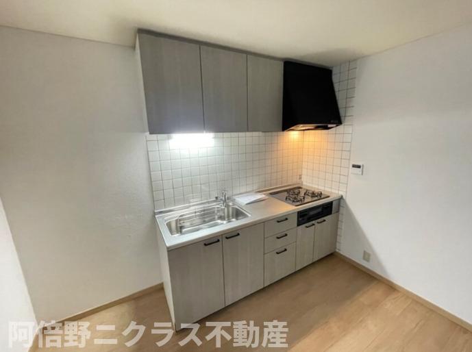 キッチン　内装は別部屋の参考写真です。