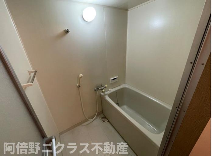 バス・シャワールーム　内装は別部屋の参考写真です。