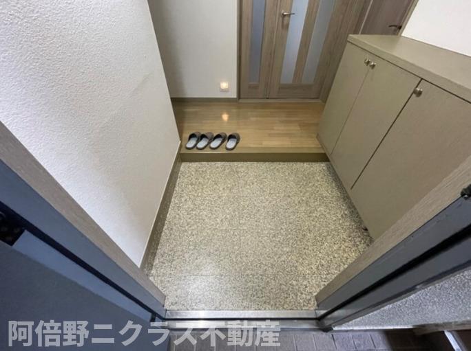 玄関　内装は別部屋の参考写真です。