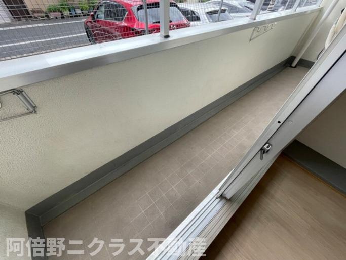 バルコニー　内装は別部屋の参考写真です。