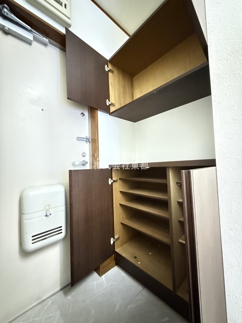 玄関　下駄箱付なので、玄関はいつでもスッキリ片付きますね☆
