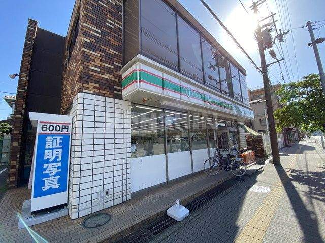 コンビニ　ローソンストア１００（コンビニ）まで452m
