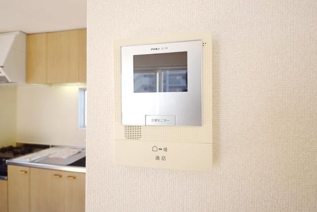 セキュリティ　★ＴＶモニタフォンで玄関を開ける前に誰が来たかを確認★