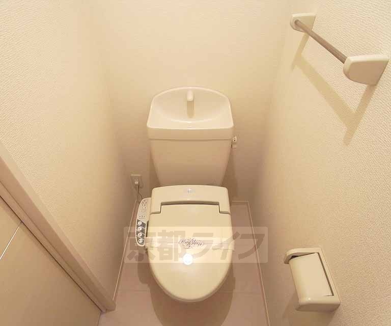 トイレ　ウォシュレット付いてます