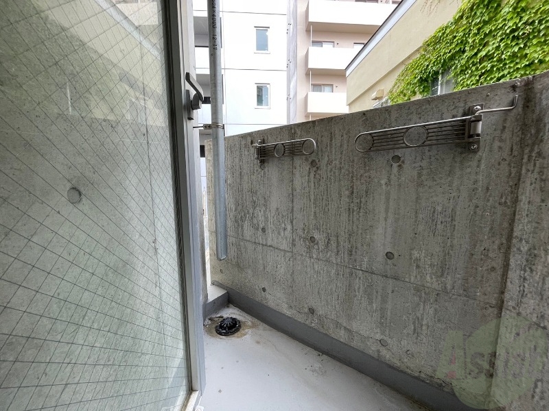 バルコニー　バルコニーです。天気の良い日には外干しができます！
