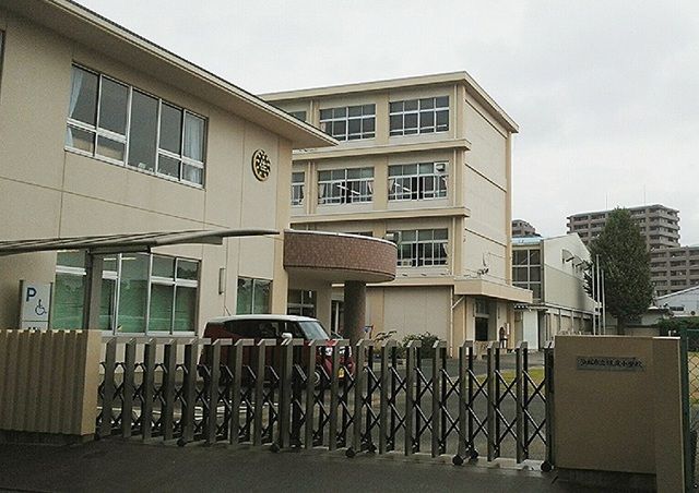 小学校　浜松市立佐藤小学校（小学校）まで300m