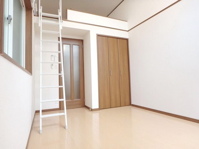 その他部屋・スペース　★2面採光の明るいお部屋です★