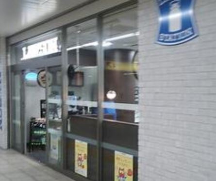 コンビニ　ローソン新富町メトロピア店（コンビニ）まで96m
