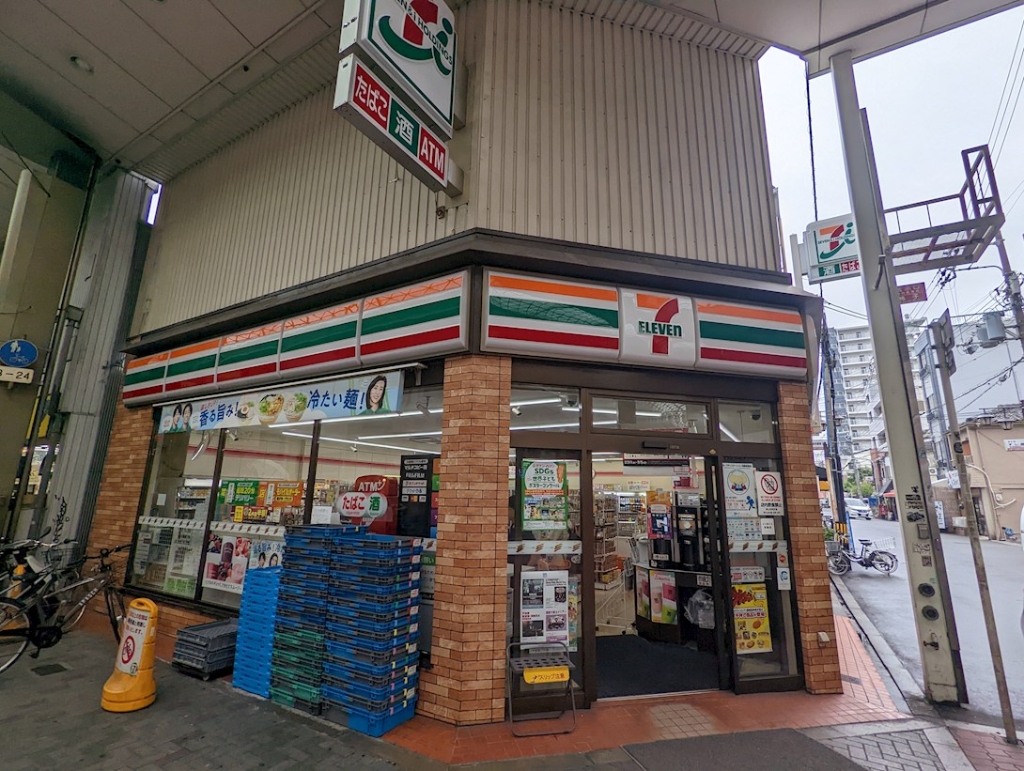 コンビニ　セブン-イレブン 大阪ナインモール九条店（コンビニ）まで130m